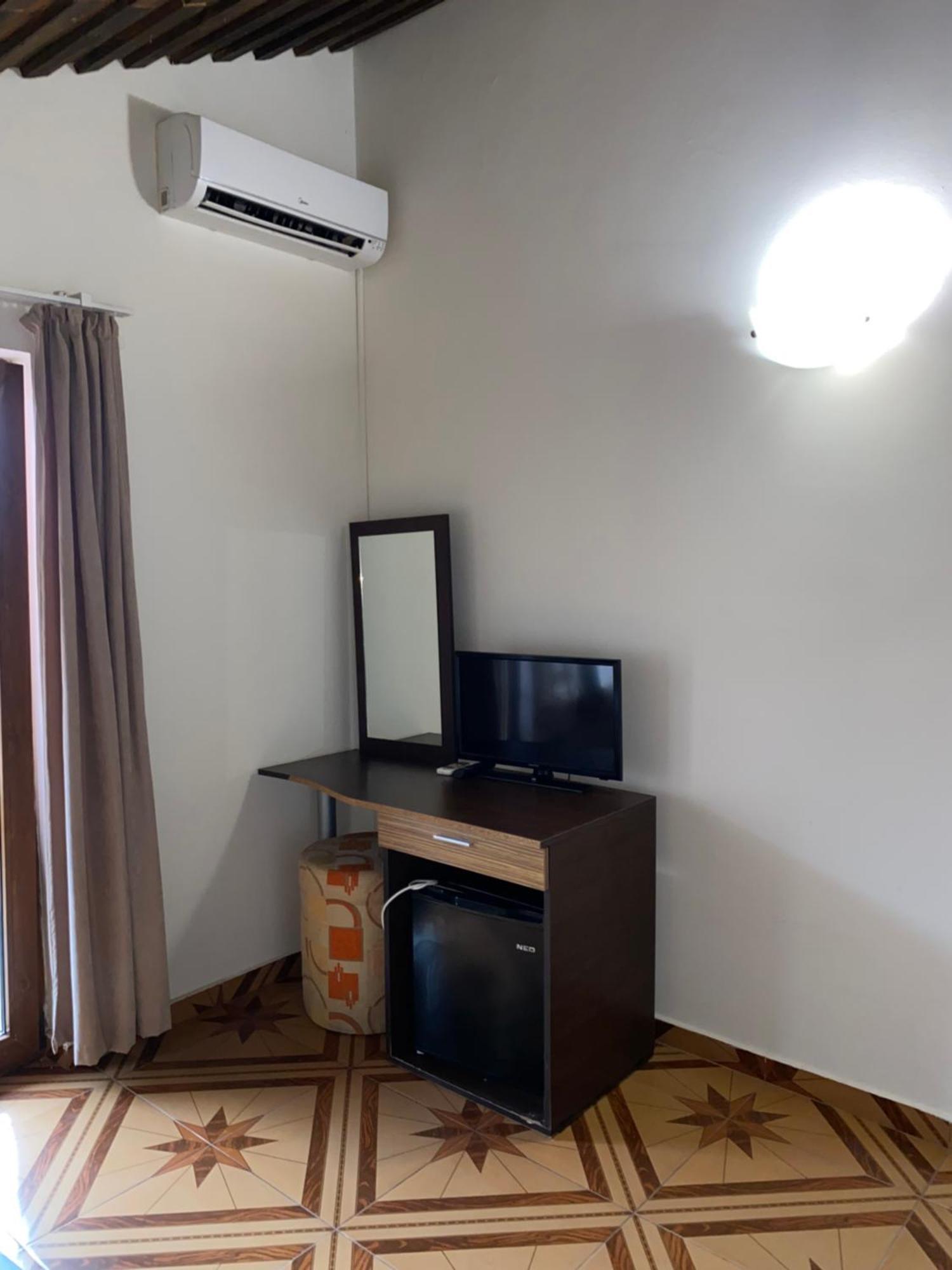 Guest Rooms Wild Duck Ezerets Bagian luar foto
